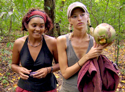 Sandra Diaz-Twine, Courtney Yates, Survivor: Heroes vs. Villians Sandra Diaz-Twine, Courtney Yates, Survivor: Heroes vs. Villians